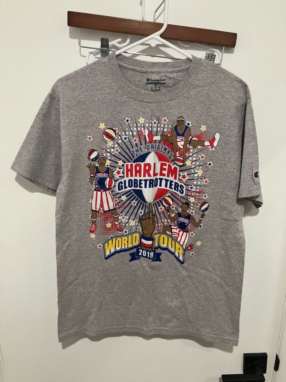 Harlem Globetrotters 2019 World Tour Basketball Graphic Tee Champion Gray Medium
